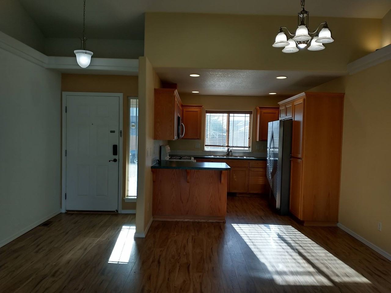 4993 Toledo Ave Ne - Photo 3 of 25