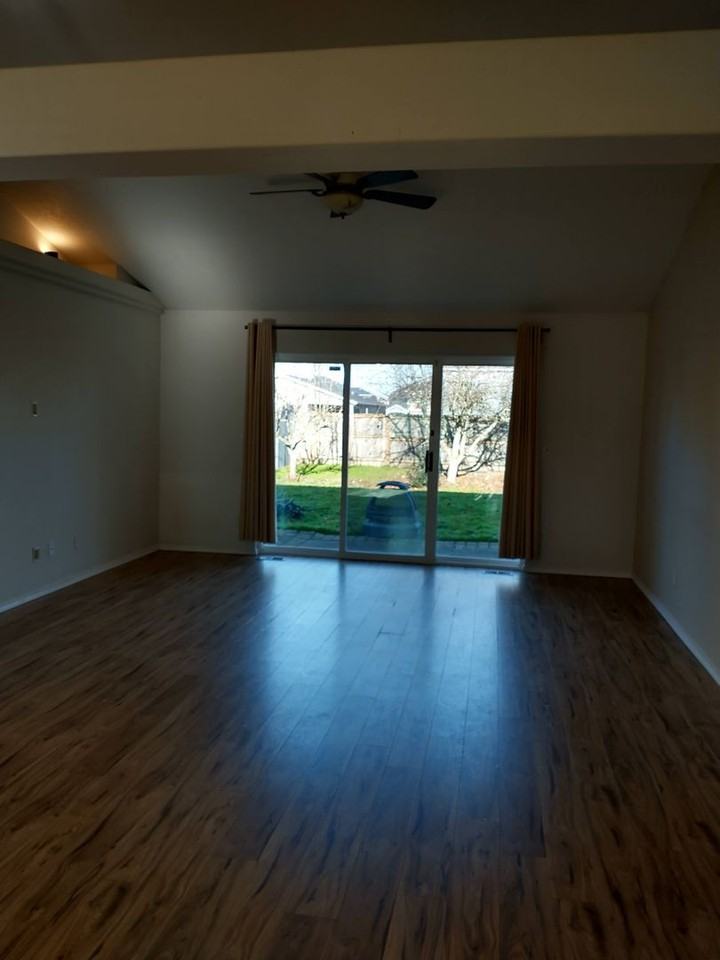 4993 Toledo Ave Ne - Photo 6 of 25