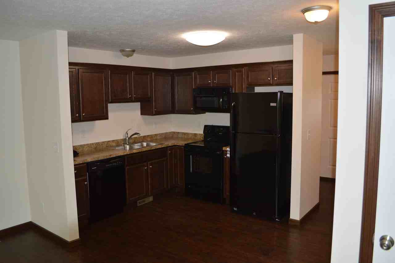585 Birch Hill Dr #27 - Photo 2 of 14