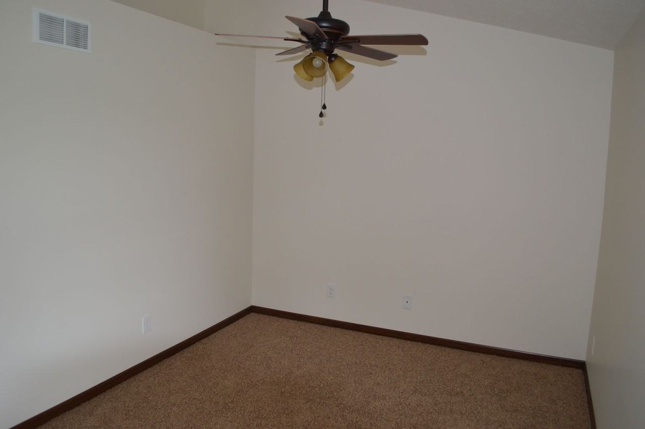 585 Birch Hill Dr #27 - Photo 7 of 14