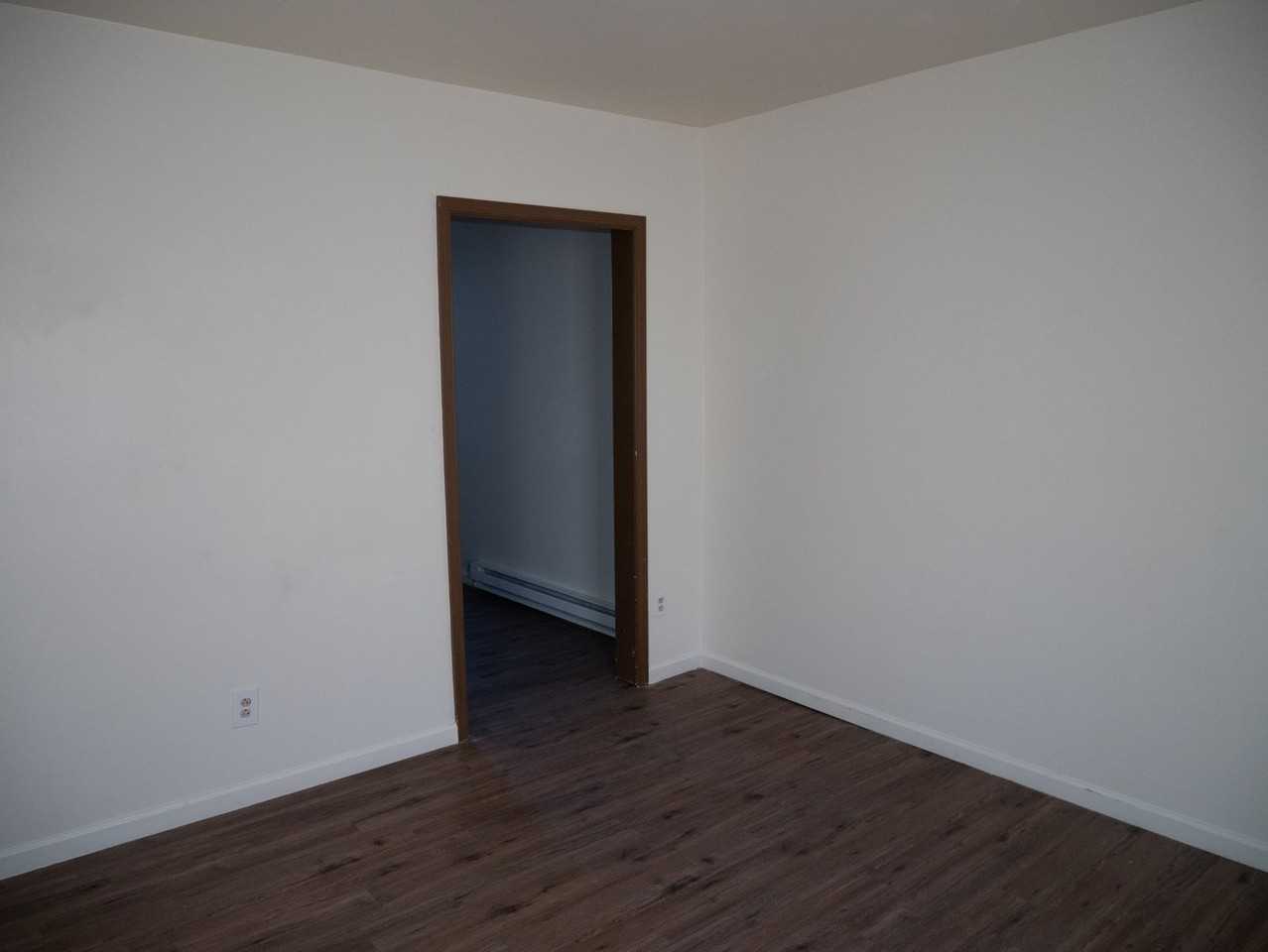 138 S 6th St - Photo 3 of 32