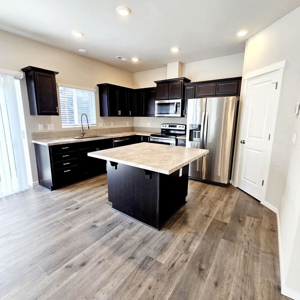 6492 Yorktown Pl Ne - Photo 5 of 19