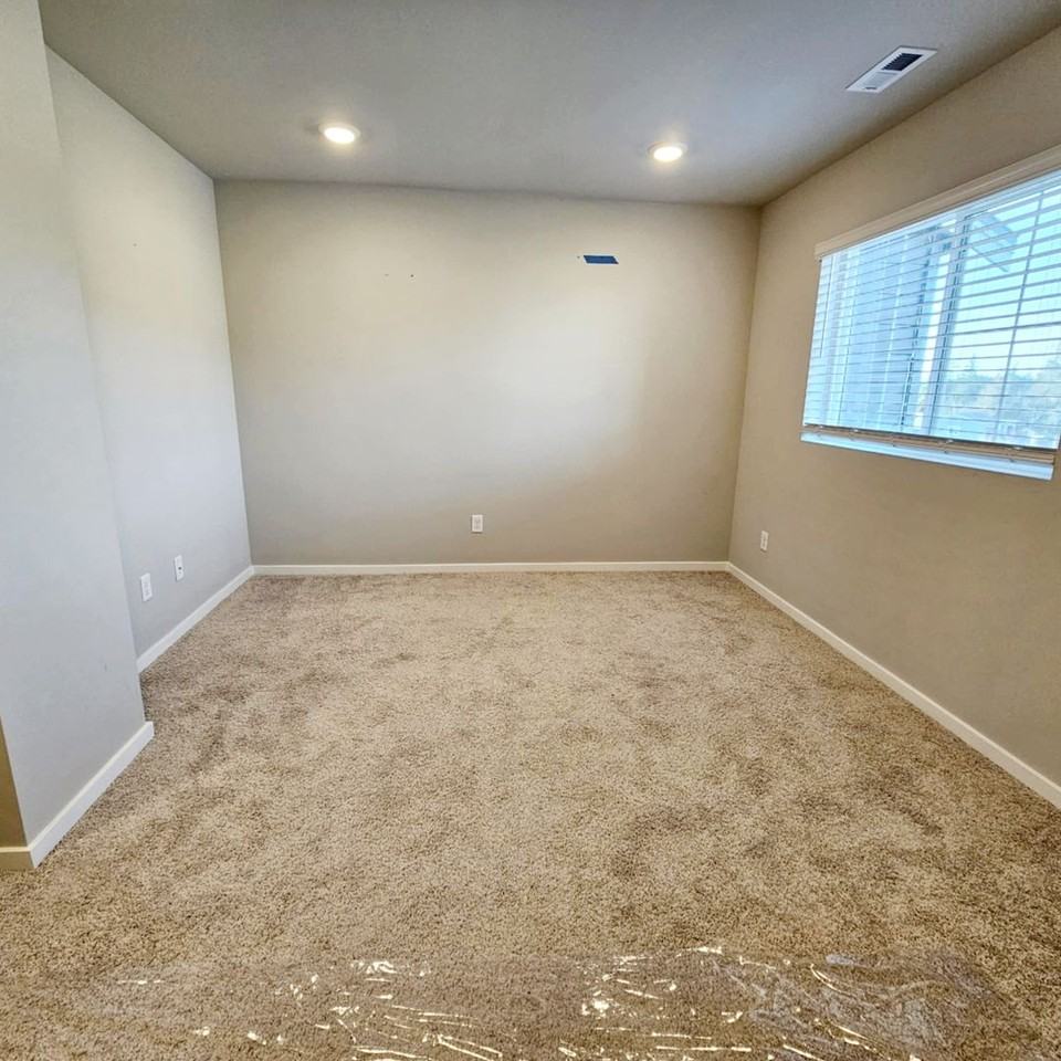 6492 Yorktown Pl Ne - Photo 7 of 19