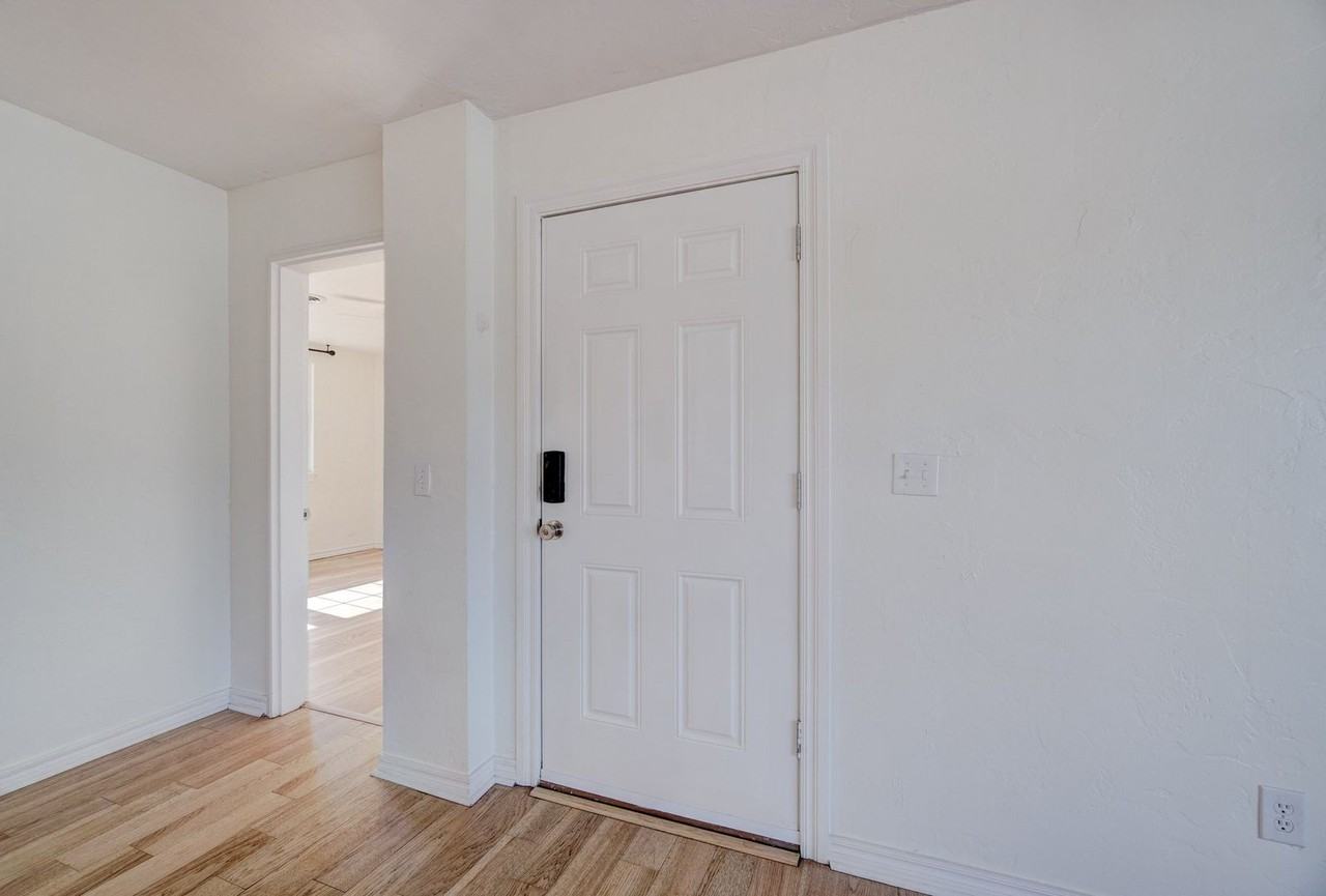 2716 Nw 47th St - Photo 3 of 29