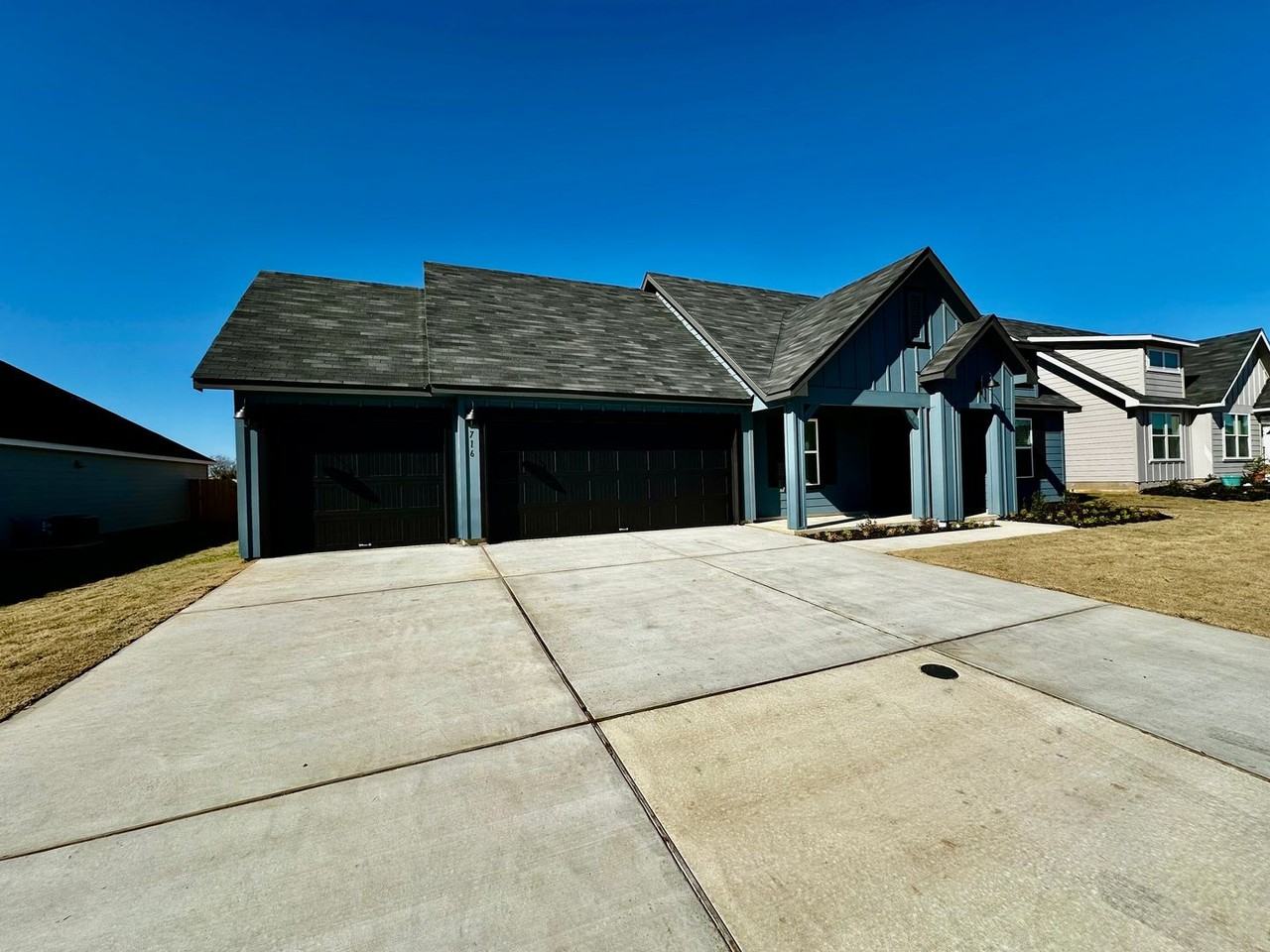 716 Tranquility Ln - Photo 2 of 16