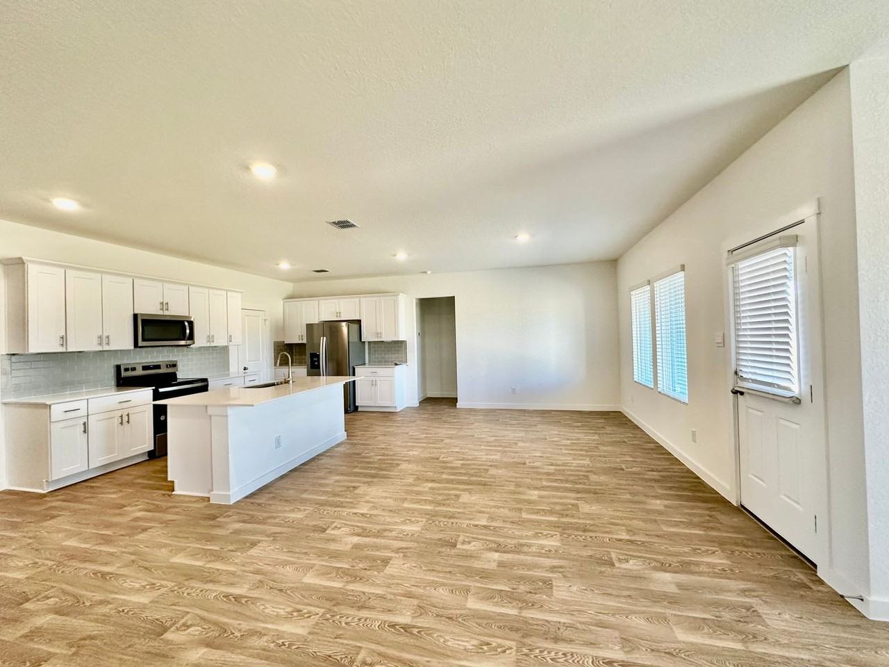 716 Tranquility Ln - Photo 5 of 16