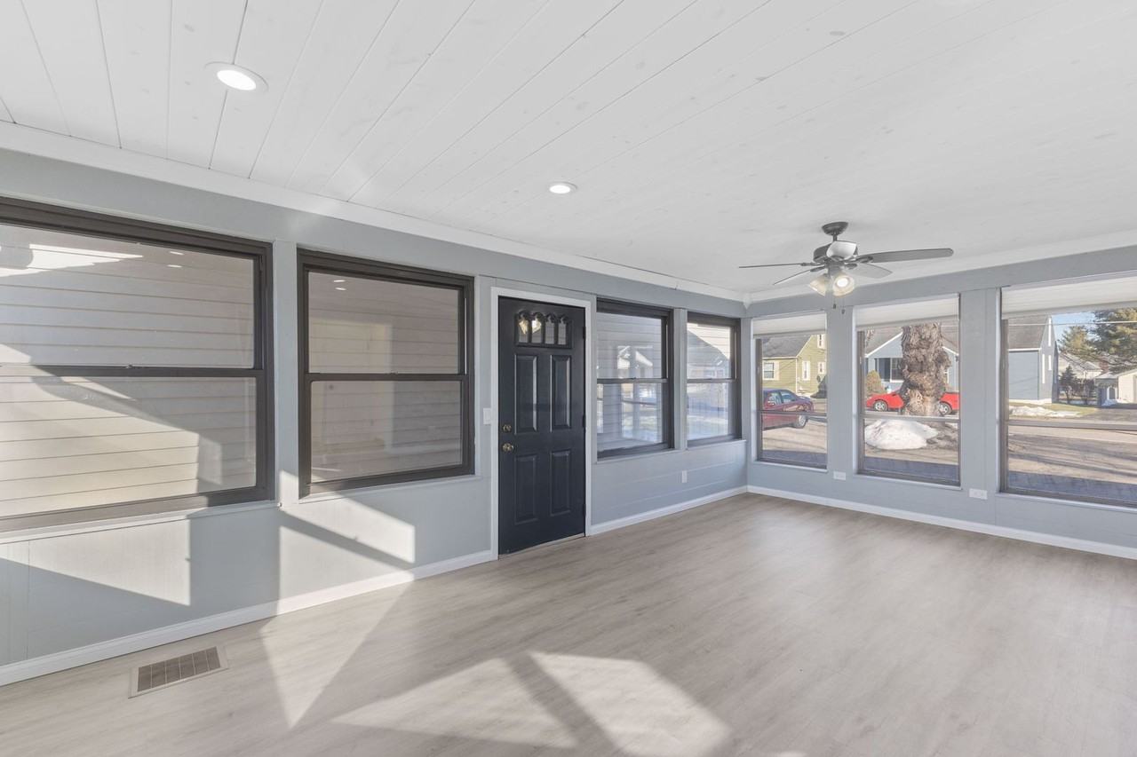 6925 Ragland Rd - Photo 3 of 48