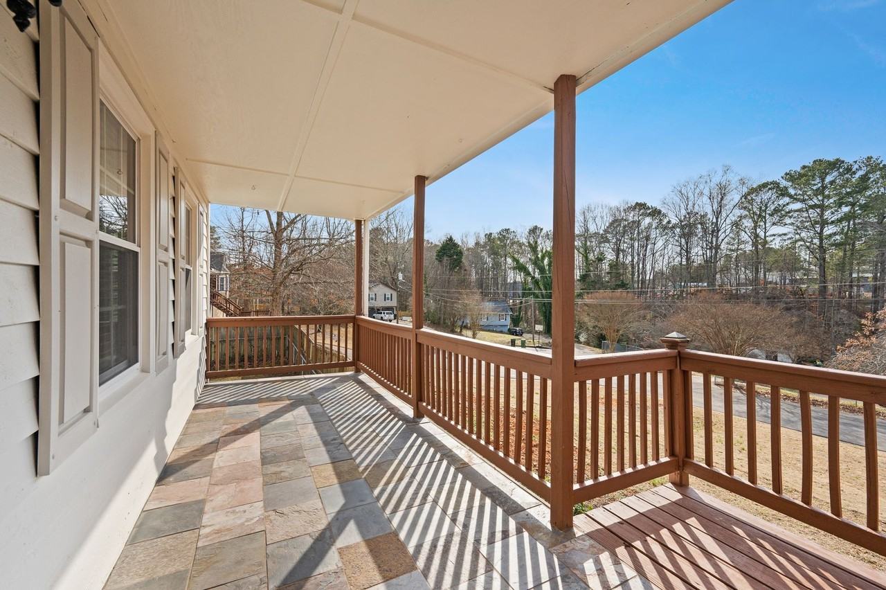 1425 Indian Trl - Photo 3 of 17