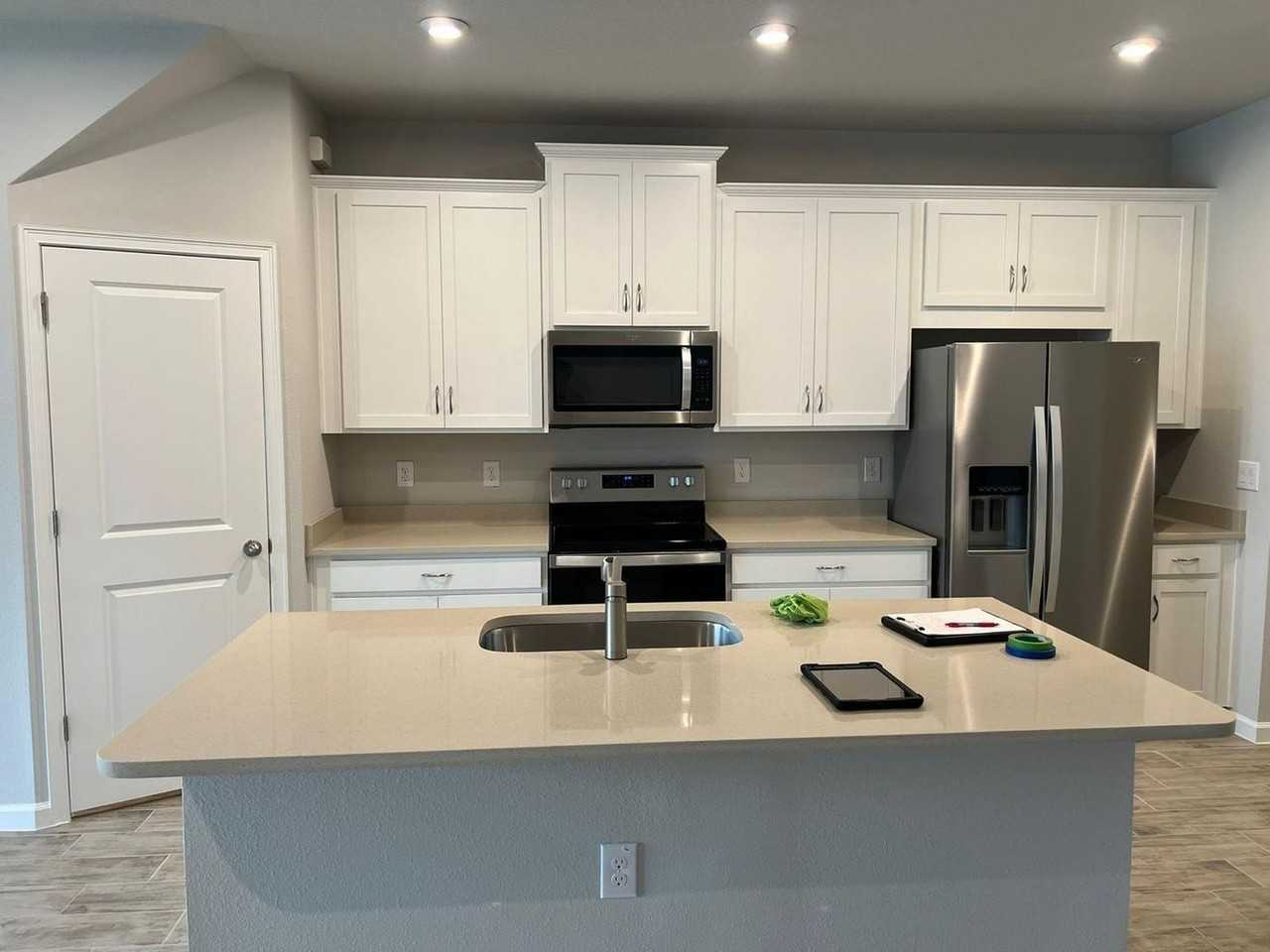 4069 Cloud Hopper Way - Photo 3 of 38