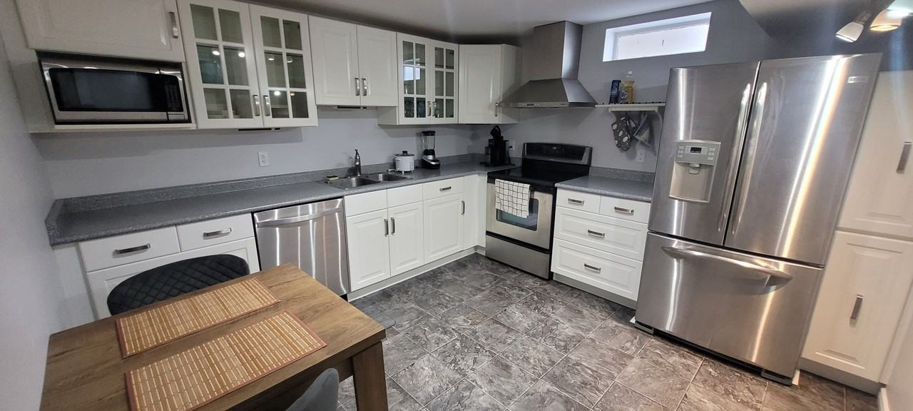 31 Sunnyside Crescent - Photo 3 of 10