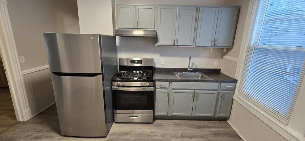 1349/1351 Parkwood Blvd - Photo 2 of 11