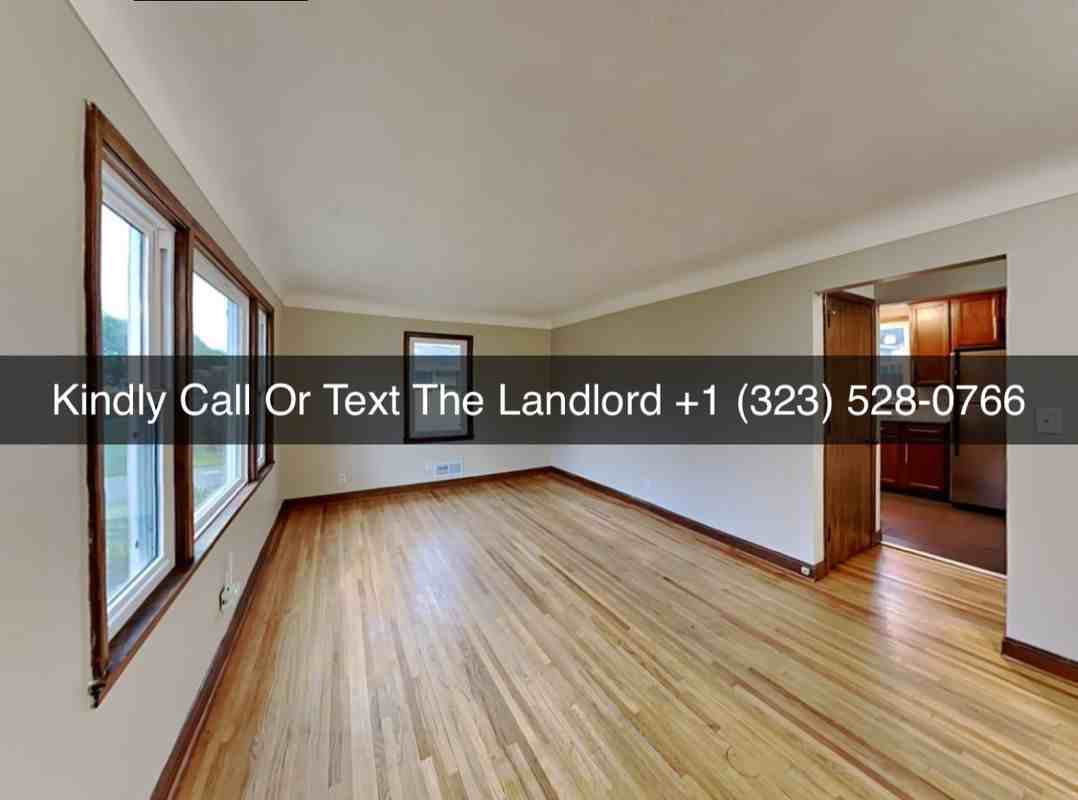 7538 Elliot Ave S - Photo 2 of 10