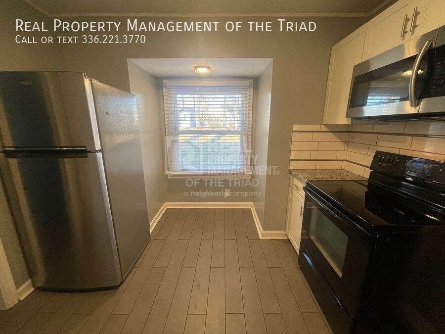2803 Stratford Dr - Photo 3 of 11