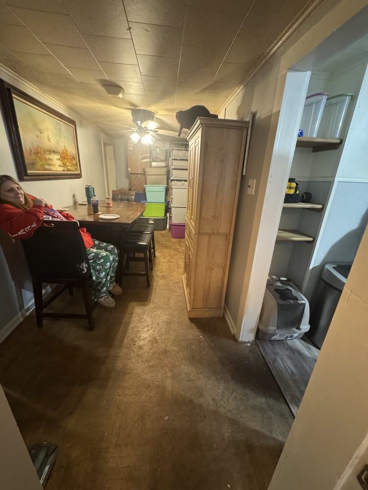 96 Cemetery St - Photo 3 of 8