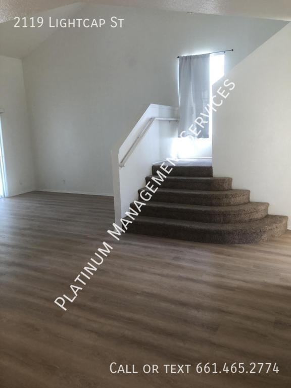 2119 Lightcap St - Photo 3 of 20