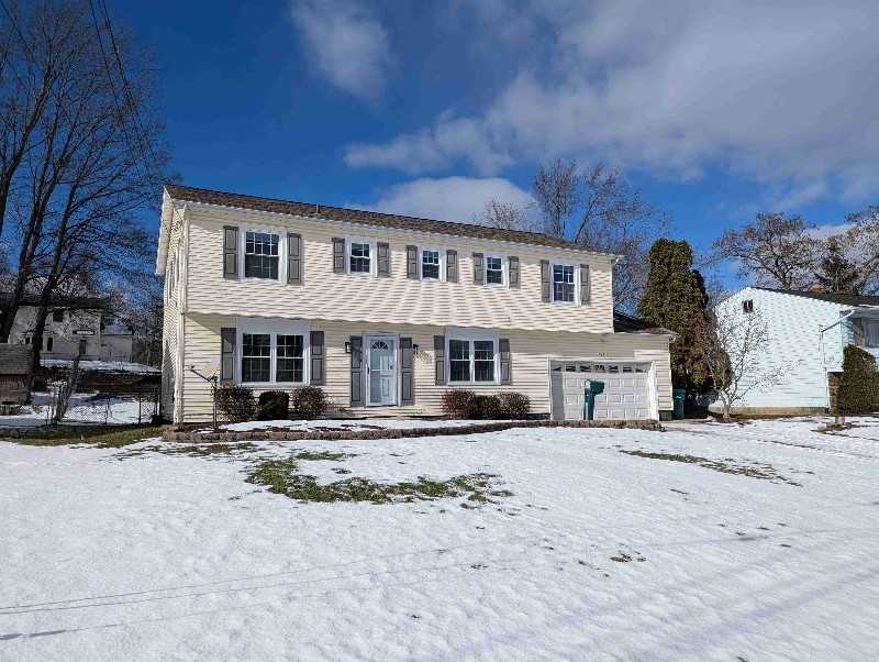 9408 Fairfield Dr - Photo 2 of 39