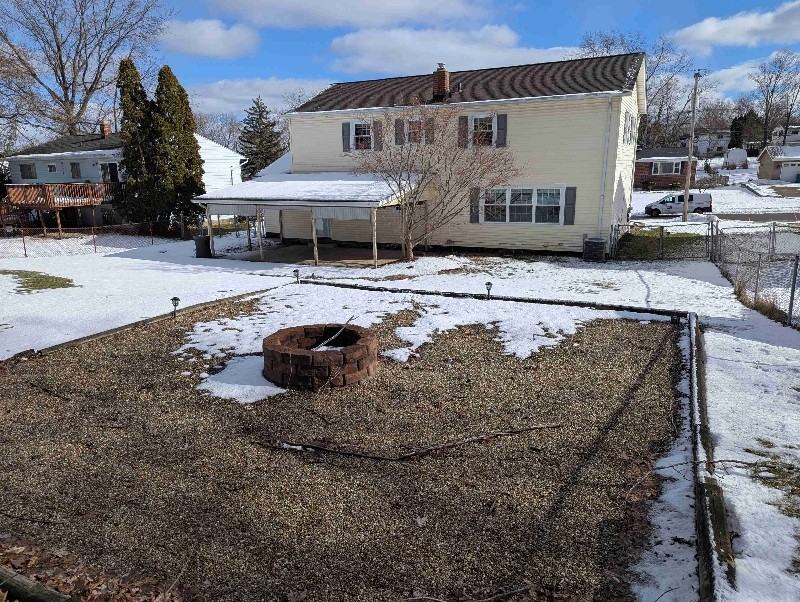 9408 Fairfield Dr - Photo 3 of 39