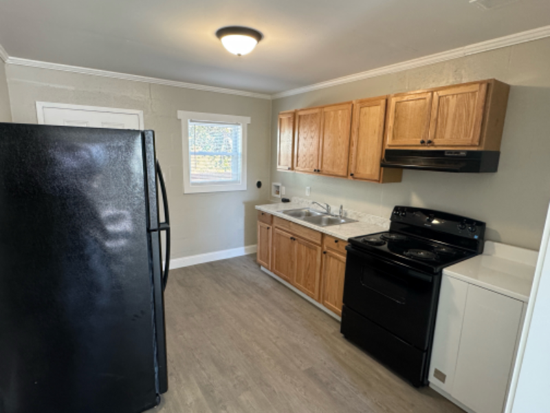 308 Sullivan St - Photo 3 of 13