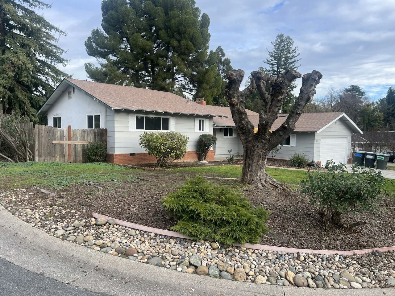 7847 Olympic Way - Photo 2 of 10