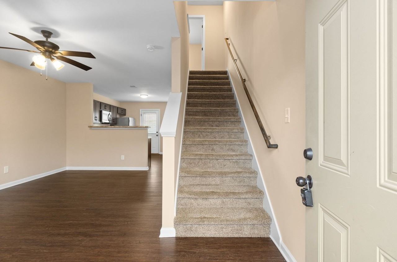 2 Bedroom Pet Friendly Townhome For Rent Near Post! - Photo 4 of 21