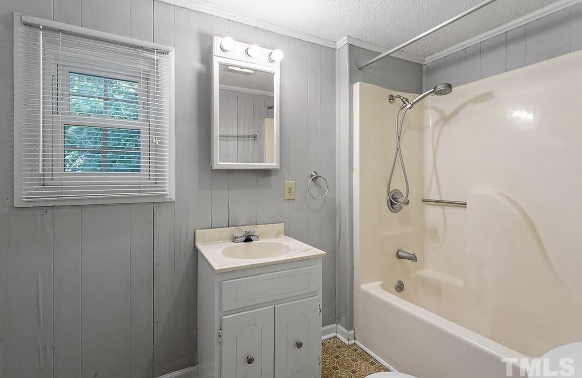 1207 E Martin St #NA - Photo 4 of 9