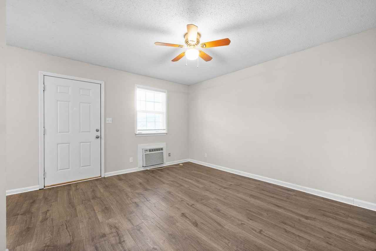 2 Bedroom Pet Friendly Apartment For Rent Near APSU! - Photo 5 of 17