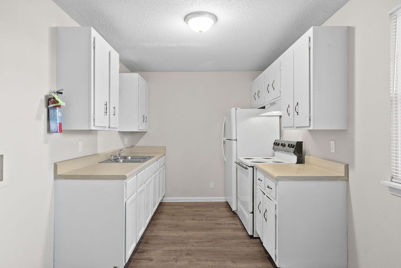 2 Bedroom Pet Friendly Apartment For Rent Near APSU! - Photo 6 of 17