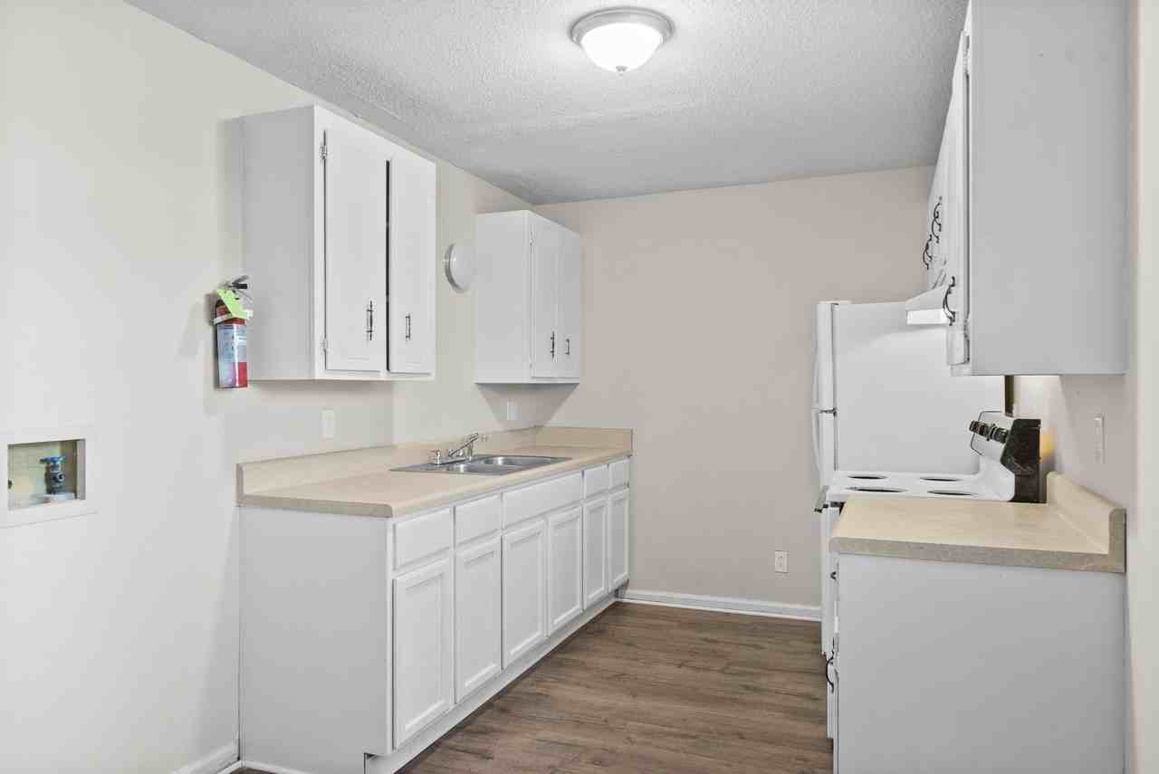 2 Bedroom Pet Friendly Apartment For Rent Near APSU! - Photo 7 of 17