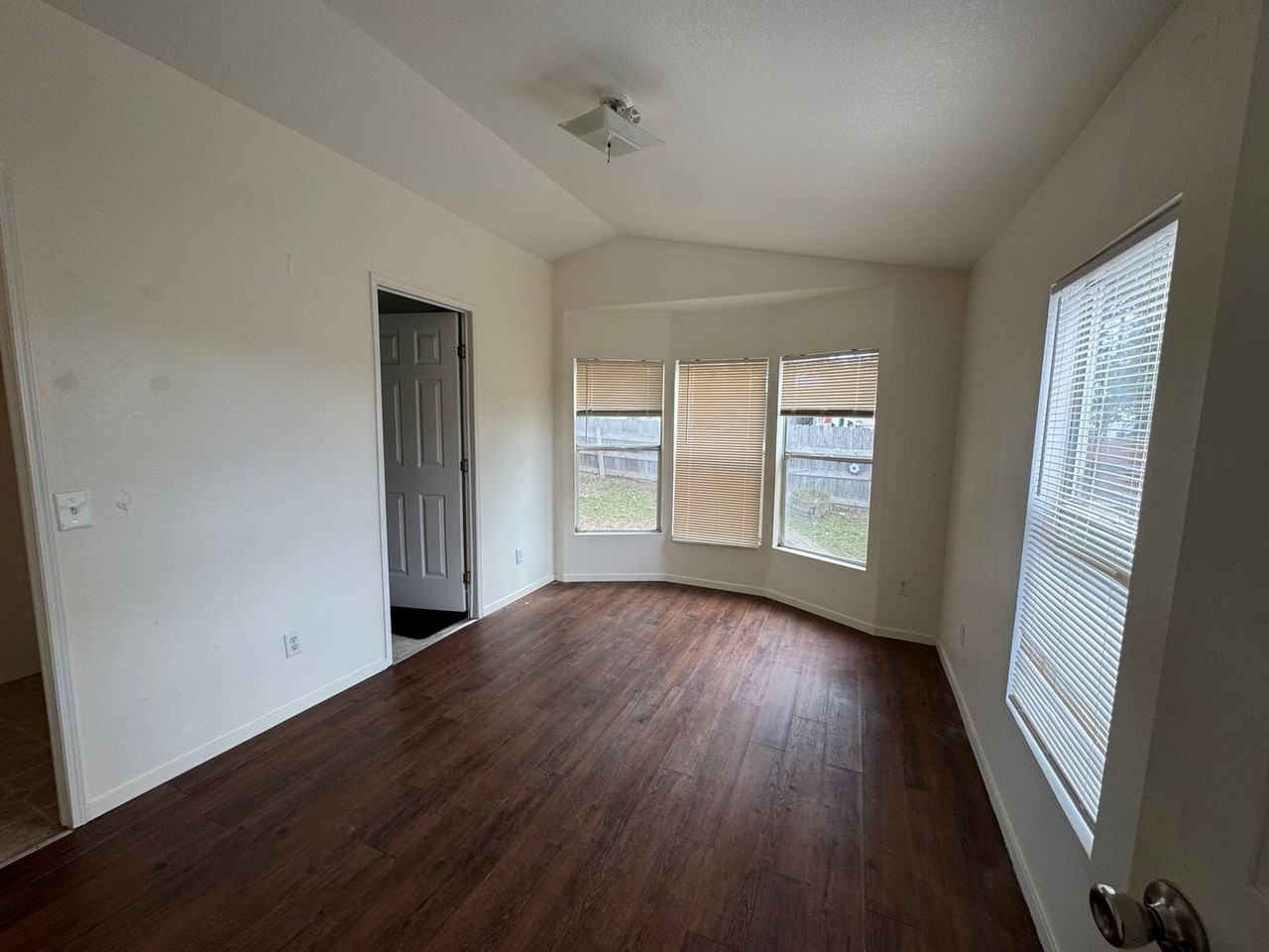 1522 Cielo Ln - Photo 2 of 11