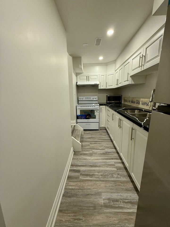 3352 Bruzan Cres - Photo 2 of 10
