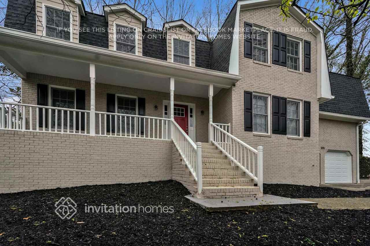 5031 Golf Link Ct - Photo 3 of 26