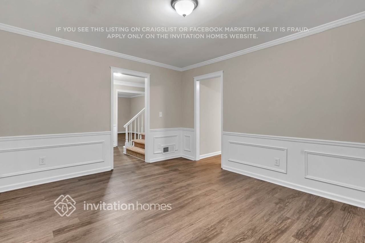 5031 Golf Link Ct - Photo 7 of 26