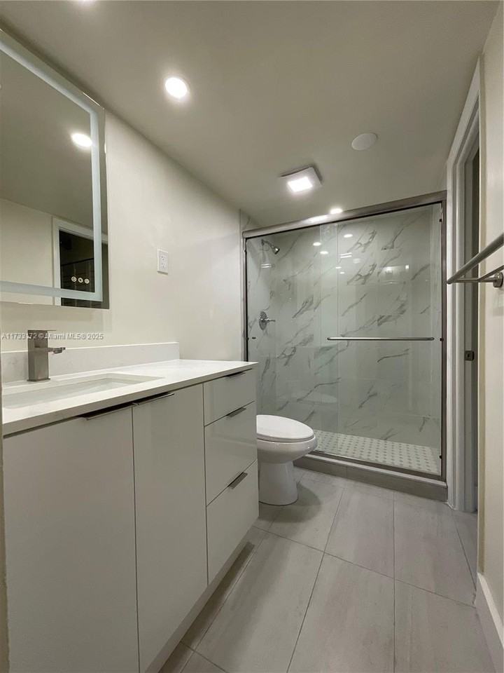 11205 N Kendall Dr Apt A110 - Photo 7 of 11