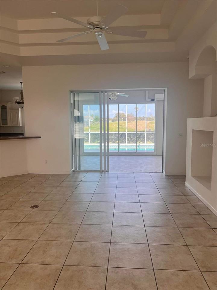 5835 Nw 21st St - Photo 2 of 25