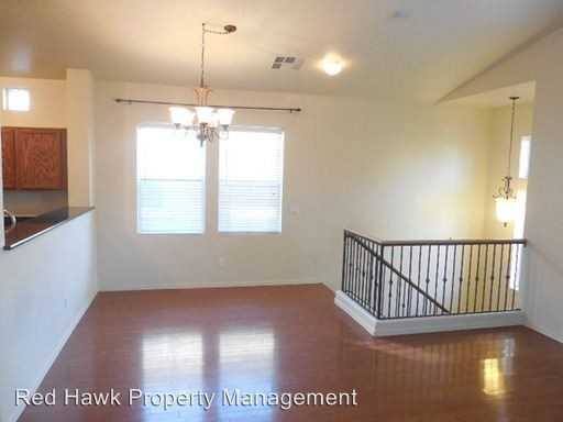 110 W Commerce Ct - Photo 3 of 20