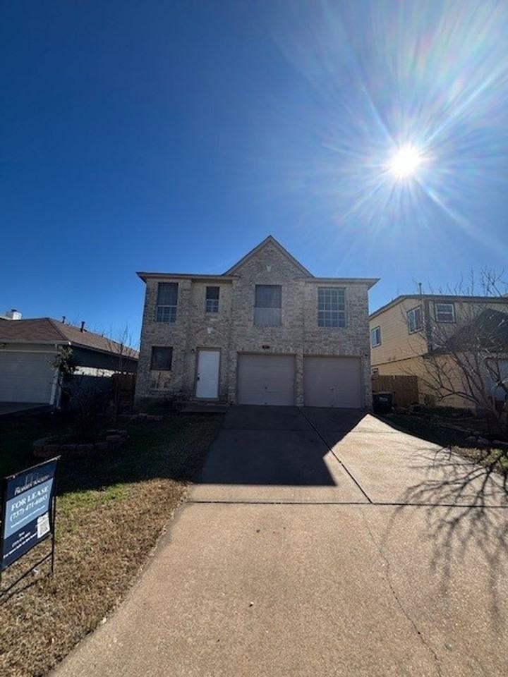 903 Crieff Cross Dr - Photo 2 of 21