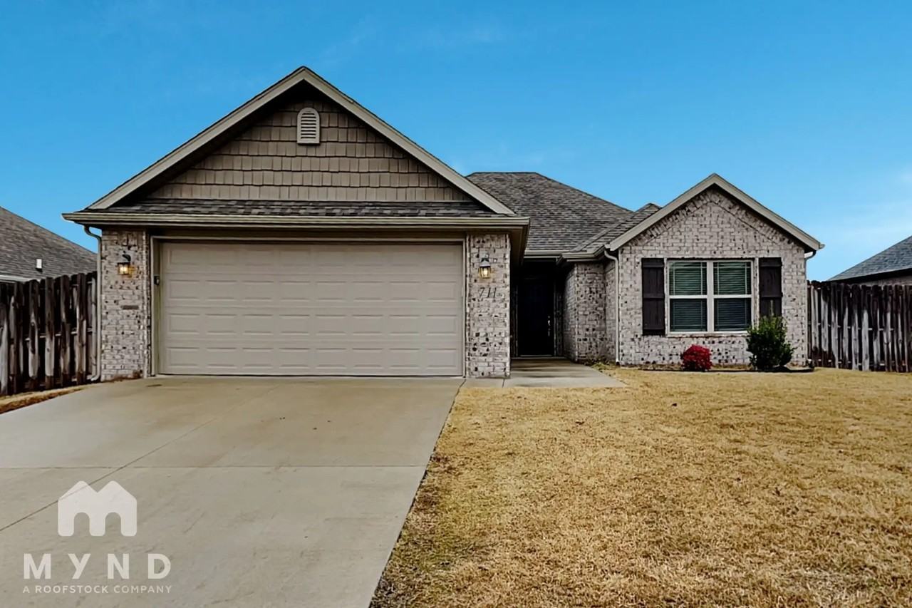 711 Copper St - Photo 3 of 28