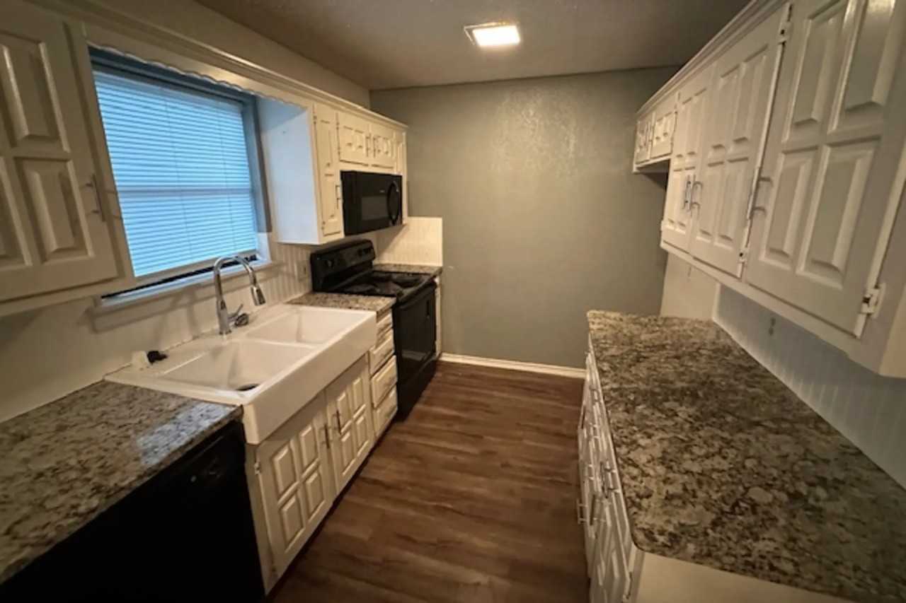 5815 Hollytree Dr - Photo 2 of 16