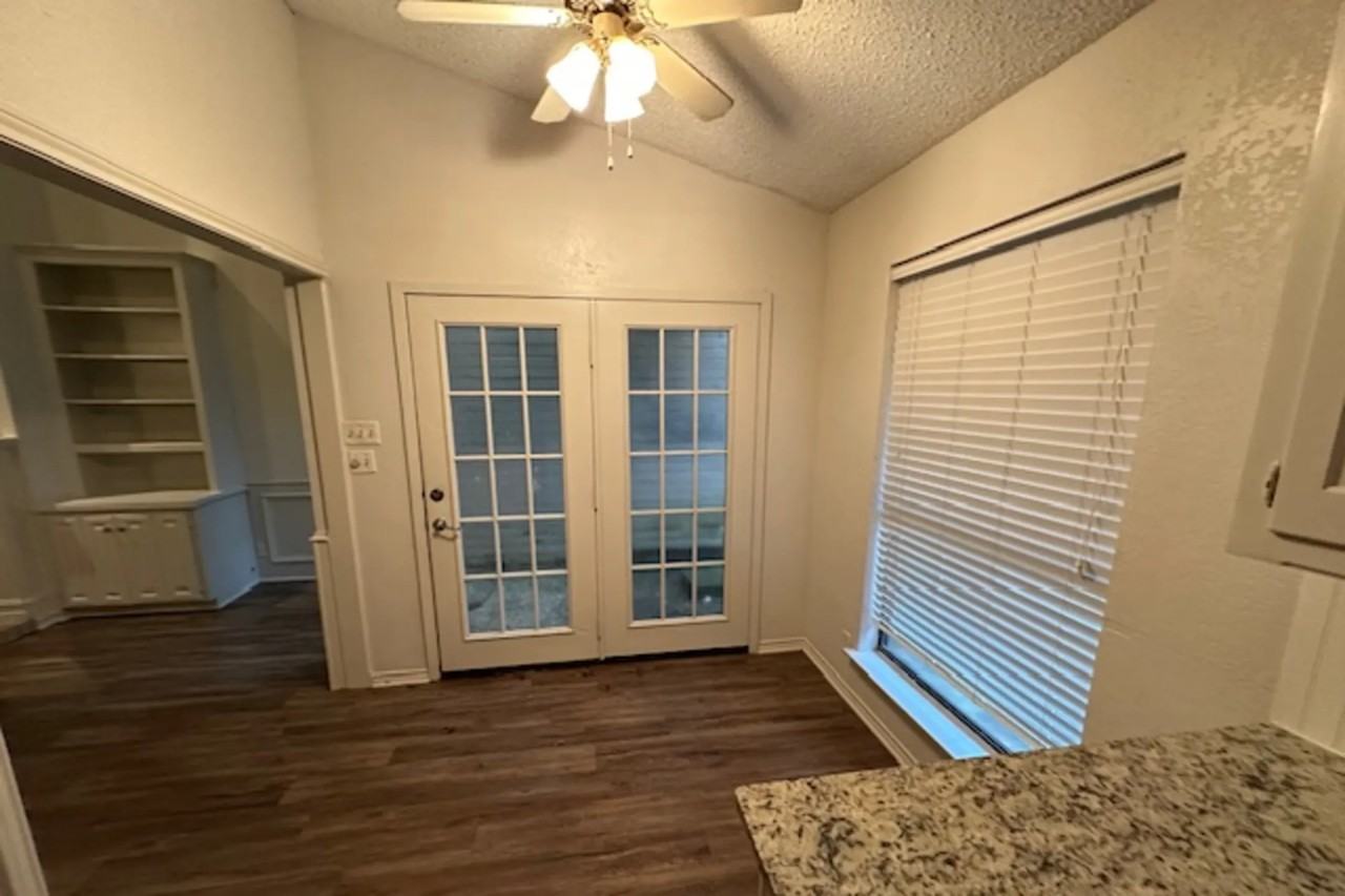 5815 Hollytree Dr - Photo 3 of 16