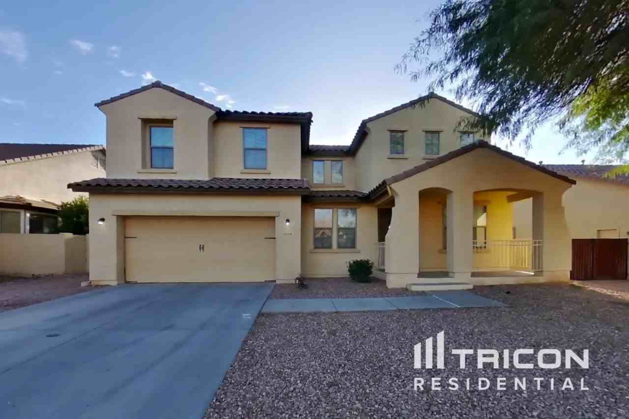 12791 12791 N 142nd Avenue Surprise AZ - Photo 2 of 32