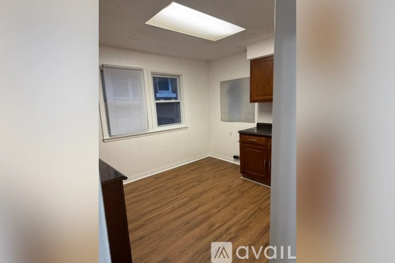 22 Ford St Uppr Unit #Unit - Photo 3 of 7