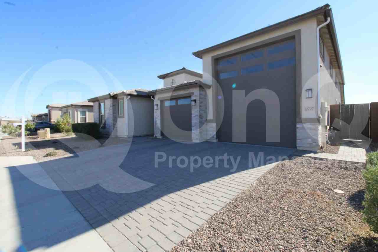 12727 W Sierra Vista Dr - Photo 2 of 25
