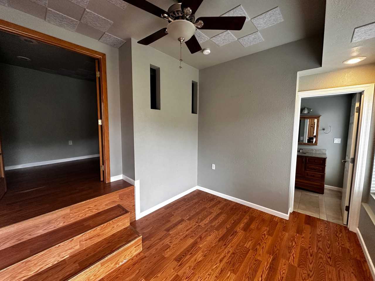 4803 Elkridge Rd - Photo 3 of 18