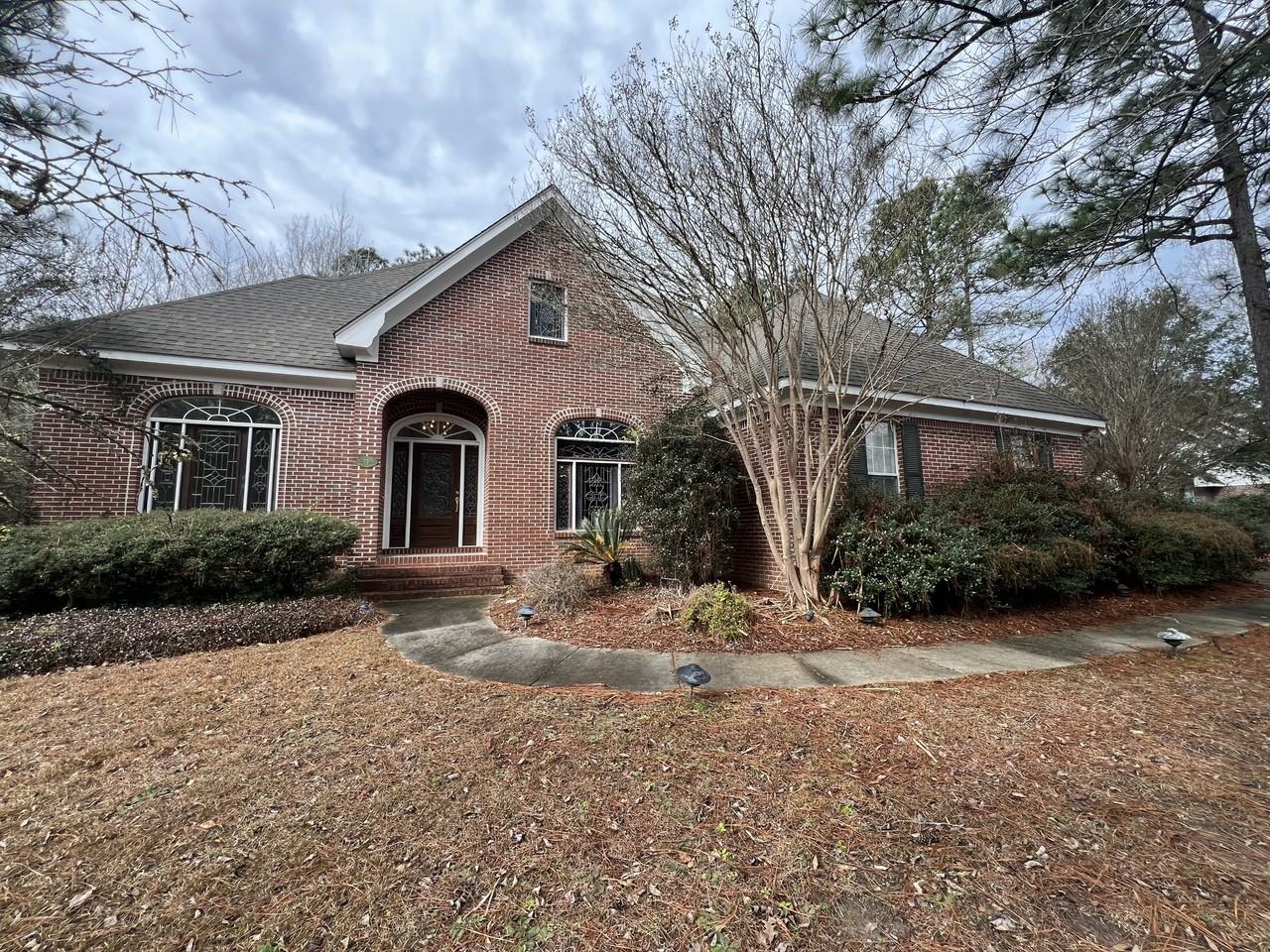 73 Highpointe Dr - Photo 2 of 24