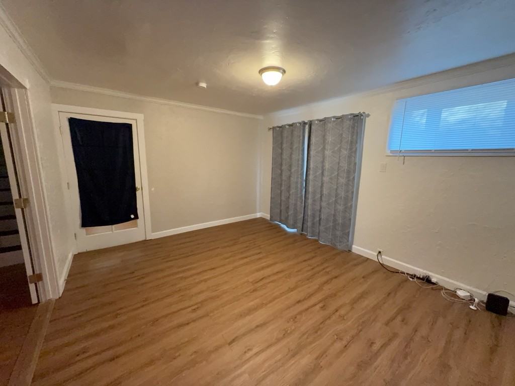 595 9th St - Photo 4 of 13