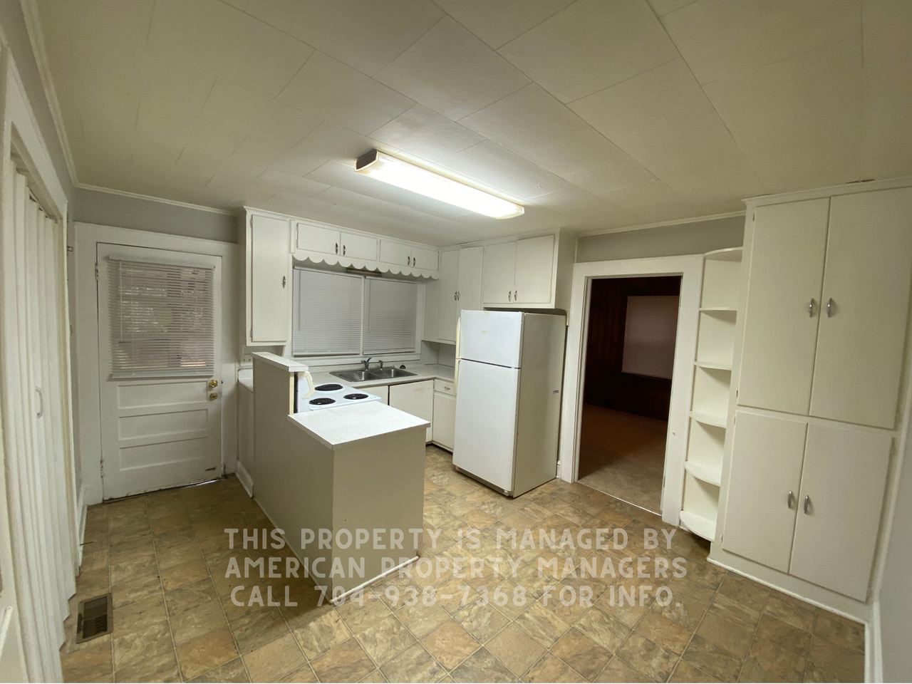 2715 S Ridge Ave - Photo 3 of 9