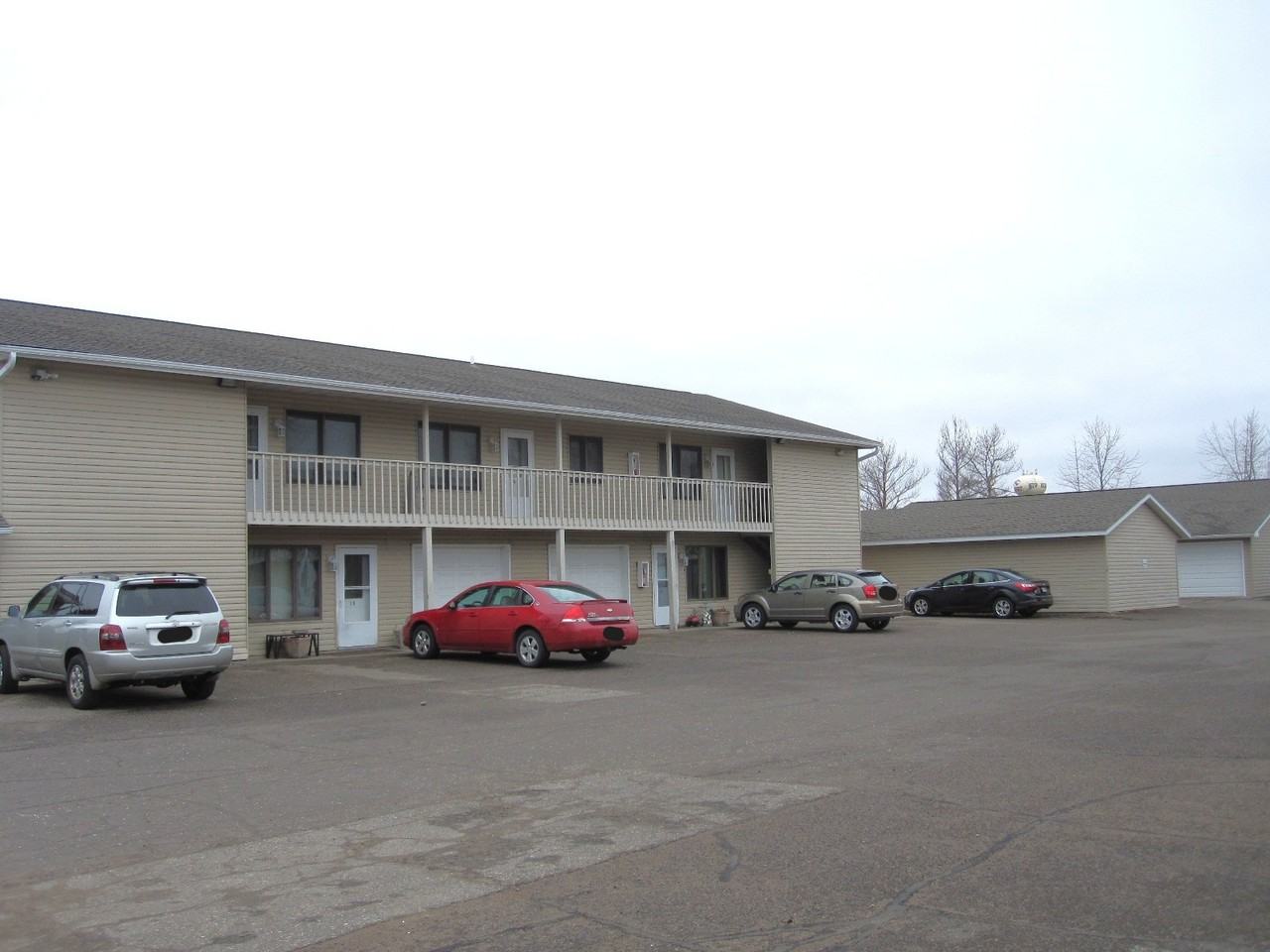 1380 Heritage Dr - Photo 3 of 5