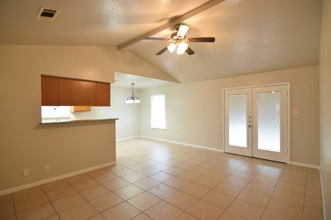 2303 Jerome Dr - Photo 6 of 13