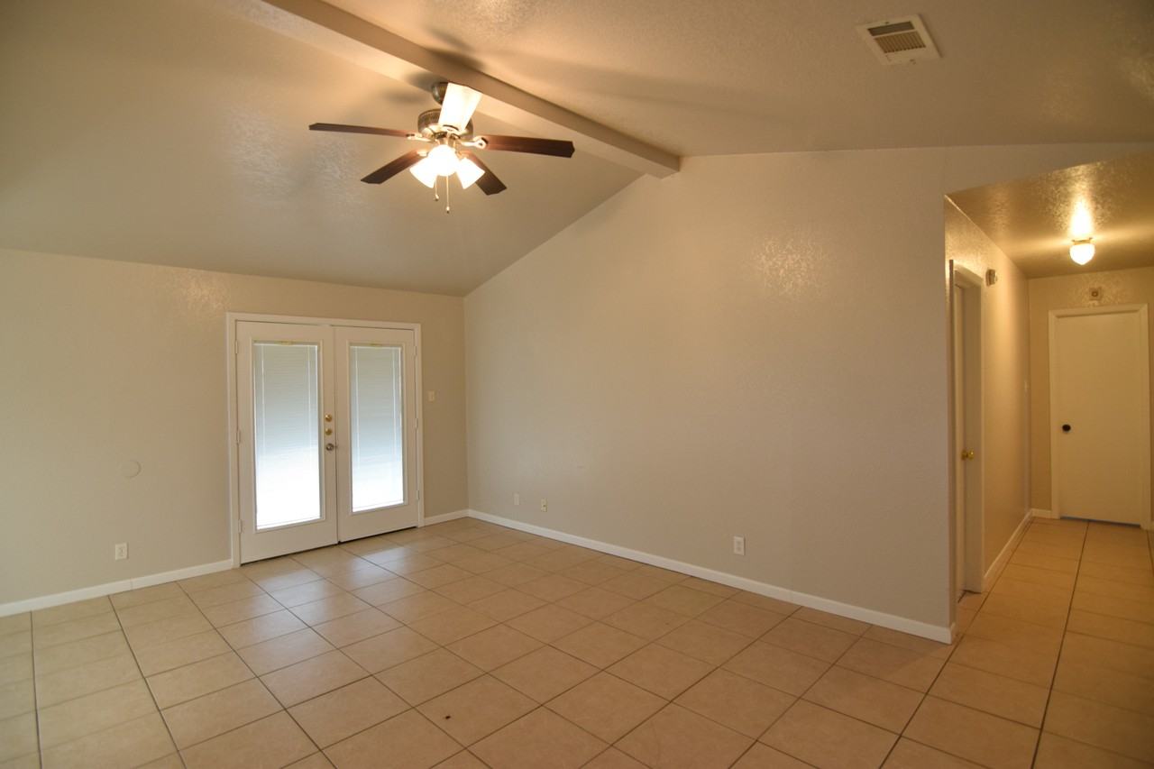 2303 Jerome Dr - Photo 7 of 13