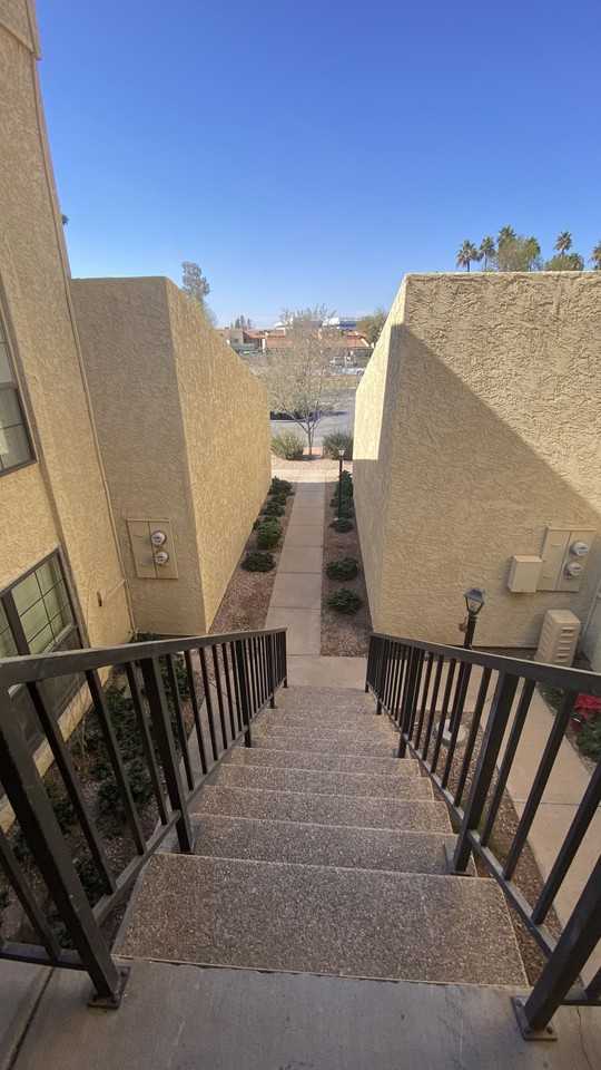 8215 N 21st Dr - Photo 3 of 46